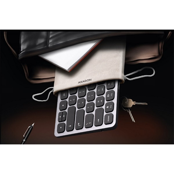 AXAGON HMC-KB-HU Magyar billentyűzet és 9 az 1-ben hub AXAGON HMC-KB-HU Magyar billentyűzet és 9 az 1-ben hub