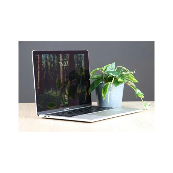 Apple MacBook Pro 2020 13,3"Retina/M1 chip és 8 magos GPU/8GB/512GB SSD/Cseh/ezüst laptop (Felújított,batteryCARE+)