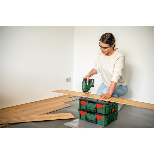 Bosch EasySaw 18V-70 akkumulátoros beszúrófűrész Bosch EasySaw 18V-70 akkumulátoros beszúrófűrész