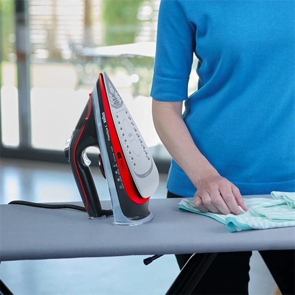 Braun FreeStyle 5 SI5057RD fekete-piros gőzölős vasaló