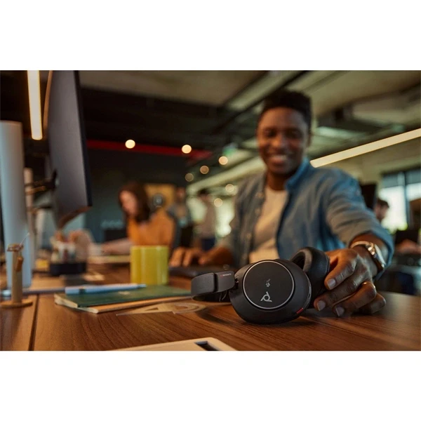 HP Poly Voyager Surround80 fekete vezeték nélküli fejhallgató + USB-C/A adapter