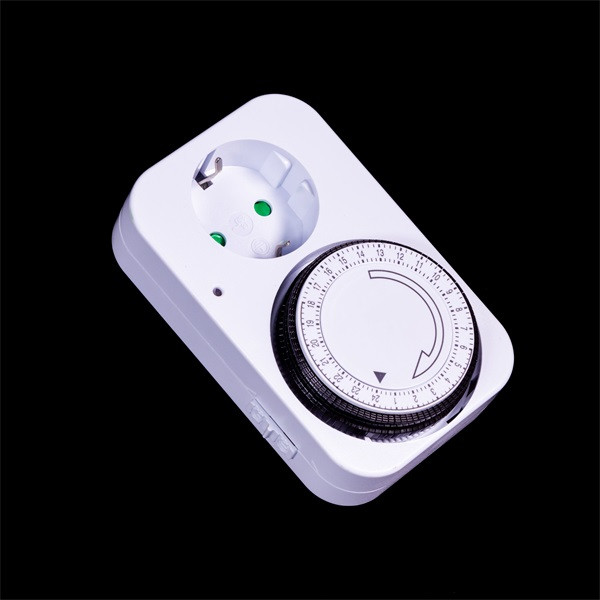 IRIS Electric IEMT-001 fali elektromos mechanikus időzítő IP20 IRIS Electric IEMT-001 fali elektromos mechanikus időzítő IP20