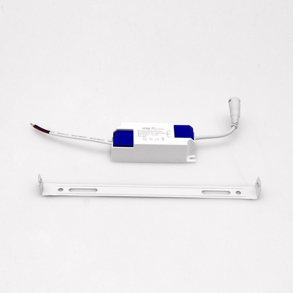 Iris Lighting PLSUS-18W 18W/1440lm/4000K mennyezeti négyzet alakú LED panel Iris Lighting PLSUS-18W 18W/1440lm/4000K mennyezeti négyzet alakú LED panel