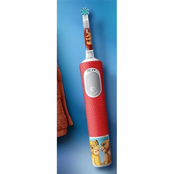 Oral-B Vitality Pro Kids 3+ Lion King gyerek elektromos fogkefe + utazótok