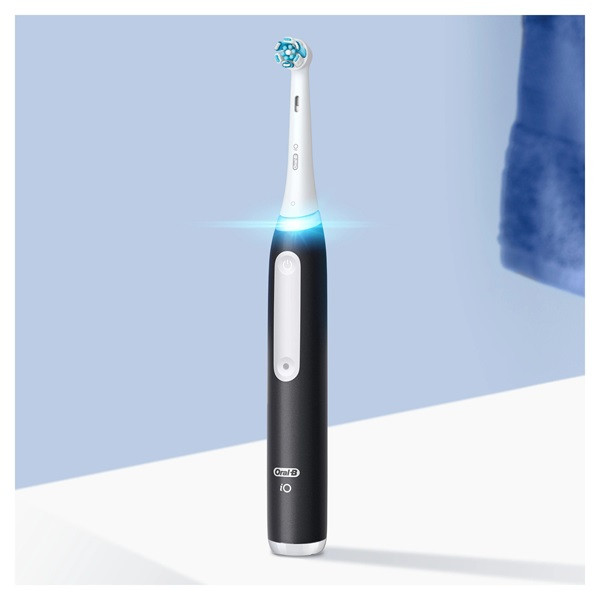 Oral-B iO3 Series Black elektromos fogkefe + utazó tok