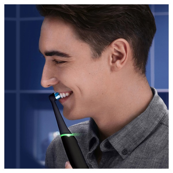 Oral-B iO Series 6 fekete elektromos fogkefe Oral-B iO Series 6 fekete elektromos fogkefe