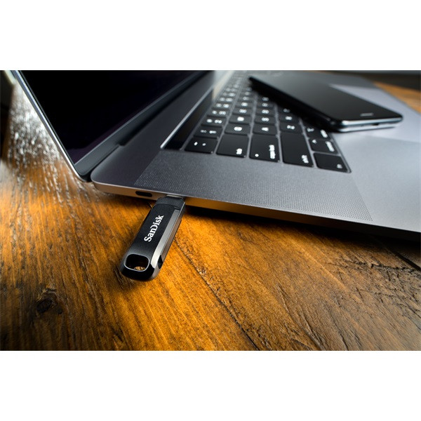 Sandisk 00183596 32GB USB 3.1 fekete Flash Drive